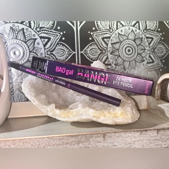 Benefit La Matte Color Drenched Matte Lipstick - Picture 1 of 5